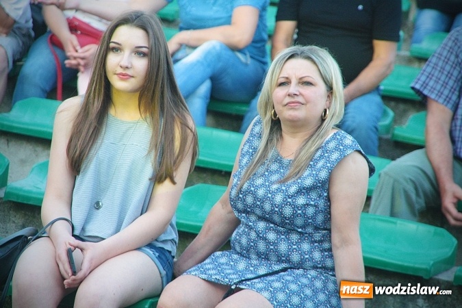 Zdjęcie w galerii na portalu naszwodzislaw.com: Monika Lewczuk zaśpiewała w Godowie wiadomości z regionu