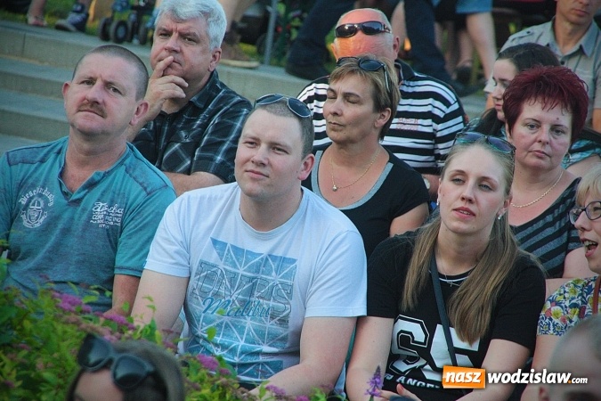 Zdjęcie w galerii na portalu naszwodzislaw.com: Monika Lewczuk zaśpiewała w Godowie wiadomości z regionu