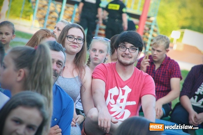 Zdjęcie w galerii na portalu naszwodzislaw.com: Monika Lewczuk zaśpiewała w Godowie wiadomości z regionu