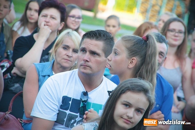 Zdjęcie w galerii na portalu naszwodzislaw.com: Monika Lewczuk zaśpiewała w Godowie wiadomości z regionu