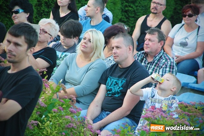 Zdjęcie w galerii na portalu naszwodzislaw.com: Monika Lewczuk zaśpiewała w Godowie wiadomości z regionu