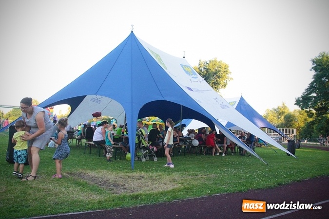 Zdjęcie w galerii na portalu naszwodzislaw.com: Monika Lewczuk zaśpiewała w Godowie wiadomości z regionu