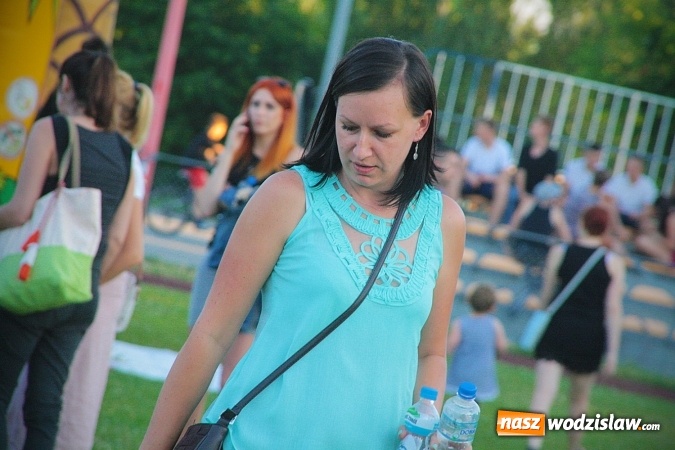 Zdjęcie w galerii na portalu naszwodzislaw.com: Monika Lewczuk zaśpiewała w Godowie wiadomości z regionu