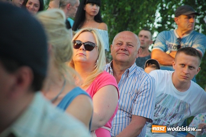 Zdjęcie w galerii na portalu naszwodzislaw.com: Monika Lewczuk zaśpiewała w Godowie wiadomości z regionu