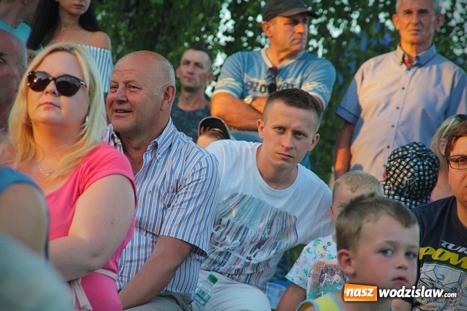 Zdjęcie w galerii na portalu naszwodzislaw.com: Monika Lewczuk zaśpiewała w Godowie wiadomości z regionu