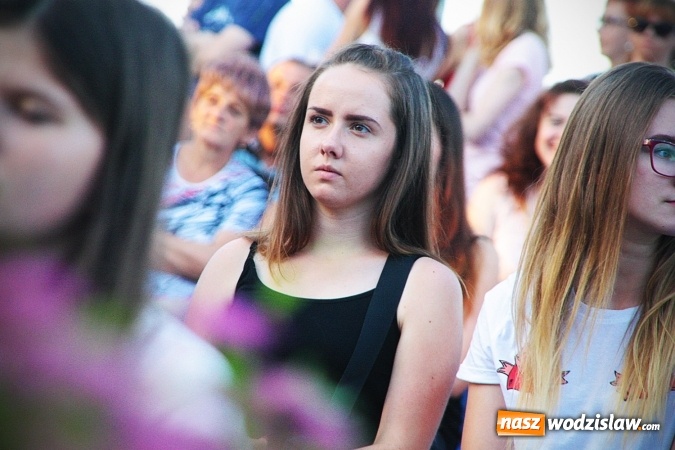 Zdjęcie w galerii na portalu naszwodzislaw.com: Monika Lewczuk zaśpiewała w Godowie wiadomości z regionu