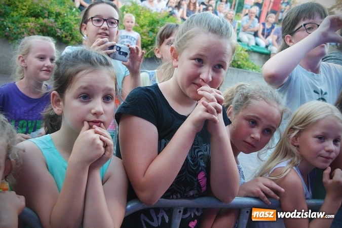 Zdjęcie w galerii na portalu naszwodzislaw.com: Monika Lewczuk zaśpiewała w Godowie wiadomości z regionu