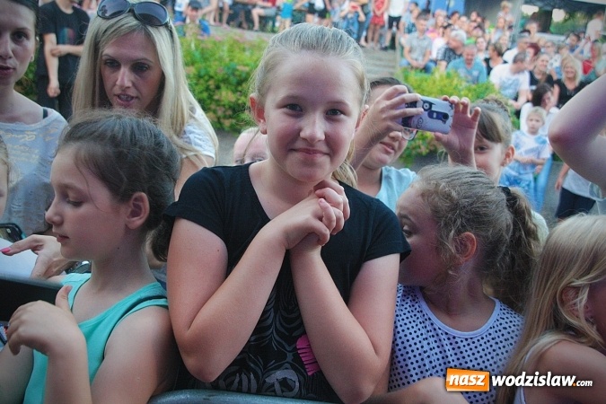 Zdjęcie w galerii na portalu naszwodzislaw.com: Monika Lewczuk zaśpiewała w Godowie wiadomości z regionu