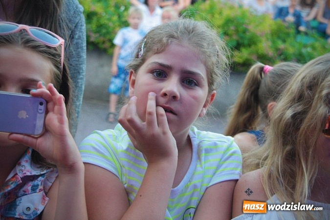 Zdjęcie w galerii na portalu naszwodzislaw.com: Monika Lewczuk zaśpiewała w Godowie wiadomości z regionu