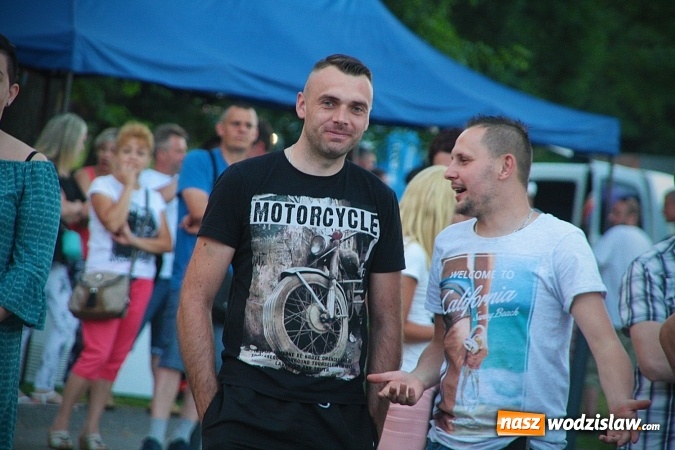 Zdjęcie w galerii na portalu naszwodzislaw.com: Monika Lewczuk zaśpiewała w Godowie wiadomości z regionu