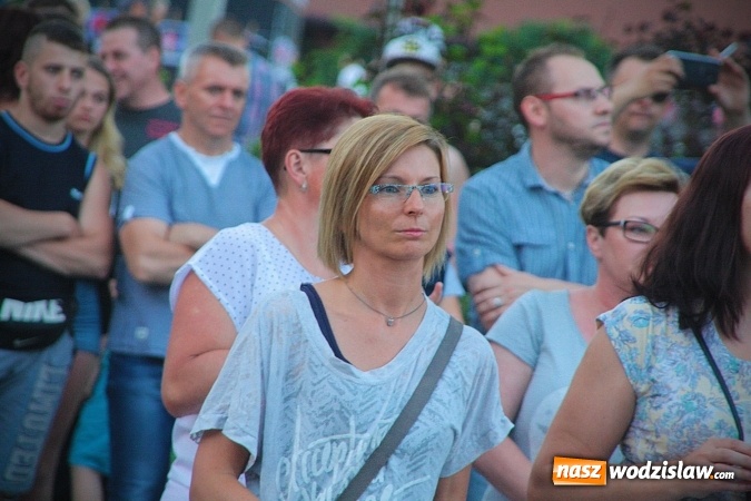 Zdjęcie w galerii na portalu naszwodzislaw.com: Monika Lewczuk zaśpiewała w Godowie wiadomości z regionu