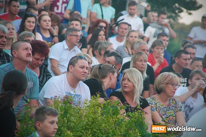 Zdjęcie w galerii na portalu naszwodzislaw.com: Monika Lewczuk zaśpiewała w Godowie wiadomości z regionu