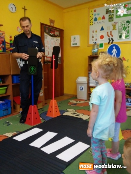Zdjęcie w galerii na portalu naszwodzislaw.com: Pszów: z przedszkolakami o bezpieczeństwie przed wakacjami wiadomości z regionu