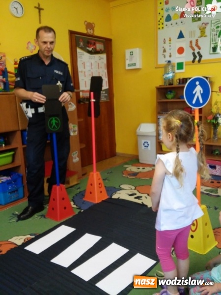 Zdjęcie w galerii na portalu naszwodzislaw.com: Pszów: z przedszkolakami o bezpieczeństwie przed wakacjami wiadomości z regionu