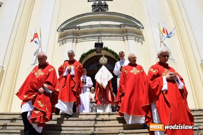 Zdjęcie w galerii na portalu naszwodzislaw.com: Pszów: Odpust parafialny ku czci św. Apostołów Piotra i Pawła. ZDJĘCIA wiadomości z regionu