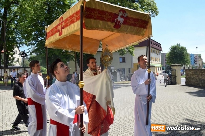 Zdjęcie w galerii na portalu naszwodzislaw.com: Pszów: Odpust parafialny ku czci św. Apostołów Piotra i Pawła. ZDJĘCIA wiadomości z regionu