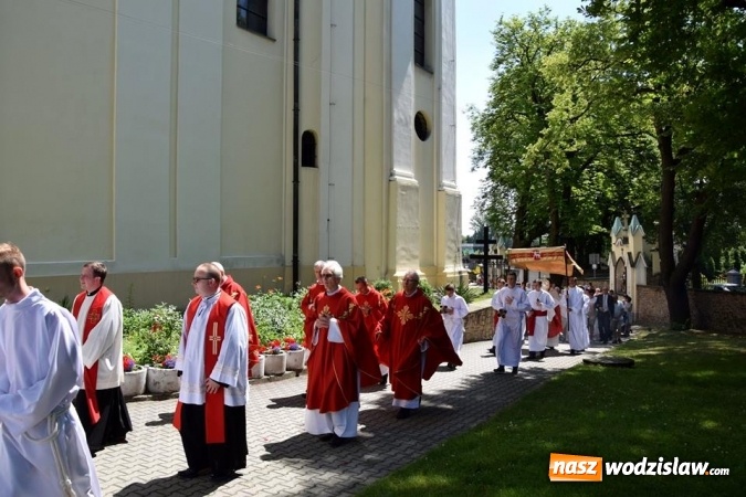 Zdjęcie w galerii na portalu naszwodzislaw.com: Pszów: Odpust parafialny ku czci św. Apostołów Piotra i Pawła. ZDJĘCIA wiadomości z regionu
