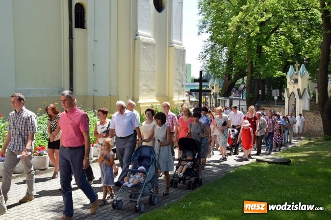 Zdjęcie w galerii na portalu naszwodzislaw.com: Pszów: Odpust parafialny ku czci św. Apostołów Piotra i Pawła. ZDJĘCIA wiadomości z regionu