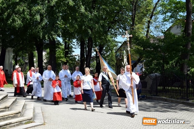 Zdjęcie w galerii na portalu naszwodzislaw.com: Pszów: Odpust parafialny ku czci św. Apostołów Piotra i Pawła. ZDJĘCIA wiadomości z regionu
