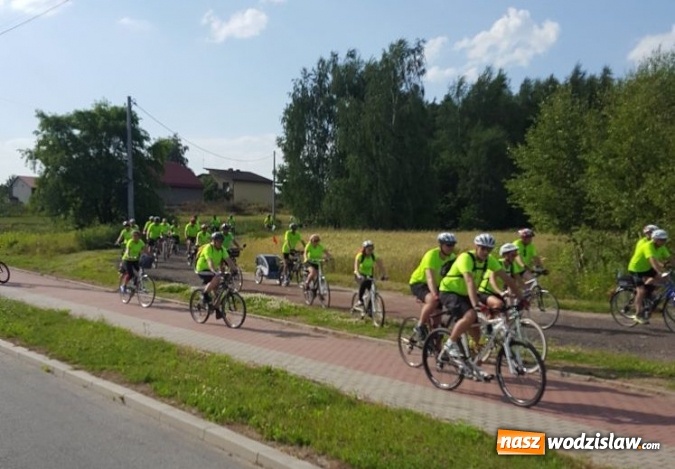 Zdjęcie w galerii na portalu naszwodzislaw.com: Policjanci o bezpieczeństwie podczas rajdu rowerowego wiadomości z regionu
