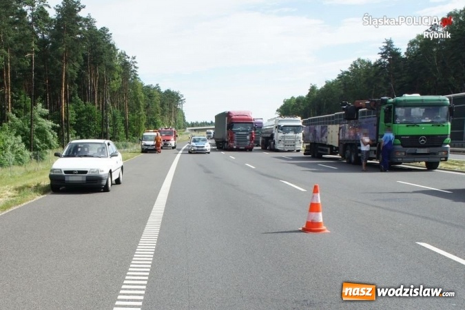 Zdjęcie w galerii na portalu naszwodzislaw.com: Śmiertelny wypadek na A1. Nie żyje 36-latek wiadomości z regionu