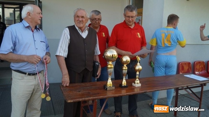 Zdjęcie w galerii na portalu naszwodzislaw.com: Płomień Połomia uczcił awans do V ligi piknikiem sportowym wiadomości z regionu