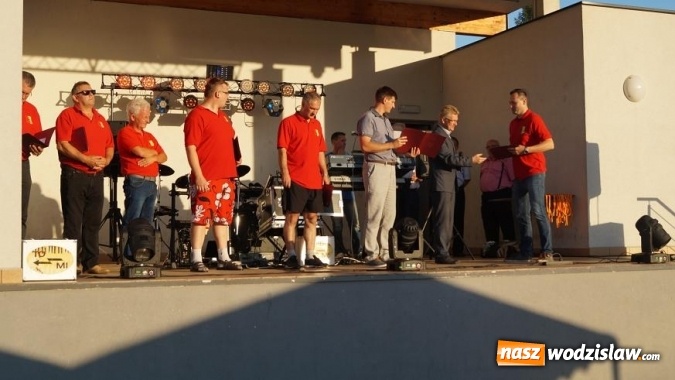 Zdjęcie w galerii na portalu naszwodzislaw.com: Płomień Połomia uczcił awans do V ligi piknikiem sportowym wiadomości z regionu