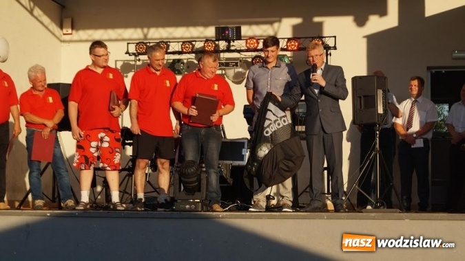 Zdjęcie w galerii na portalu naszwodzislaw.com: Płomień Połomia uczcił awans do V ligi piknikiem sportowym wiadomości z regionu