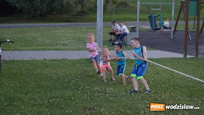 Zdjęcie w galerii na portalu naszwodzislaw.com: Płomień Połomia uczcił awans do V ligi piknikiem sportowym wiadomości z regionu