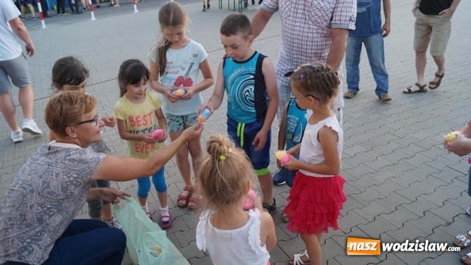 Zdjęcie w galerii na portalu naszwodzislaw.com: Płomień Połomia uczcił awans do V ligi piknikiem sportowym wiadomości z regionu