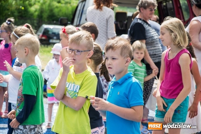 Zdjęcie w galerii na portalu naszwodzislaw.com: Artystyczne Podwórko. Gry i zabawy dla dzieci w wodzisławskiej dzielnicy Wilchwy wiadomości z regionu