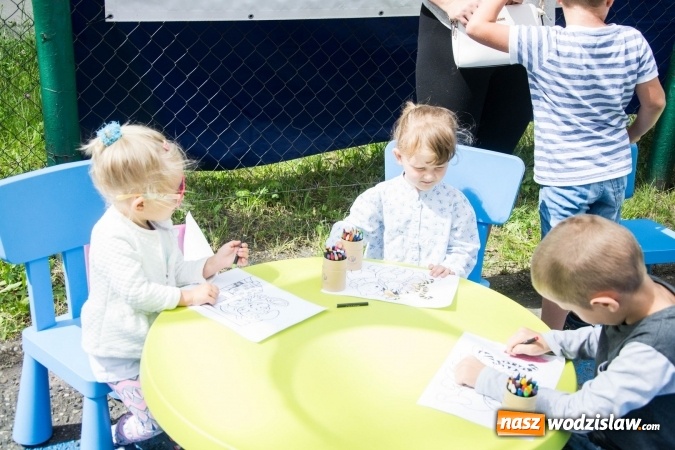 Zdjęcie w galerii na portalu naszwodzislaw.com: Artystyczne Podwórko. Gry i zabawy dla dzieci w wodzisławskiej dzielnicy Wilchwy wiadomości z regionu