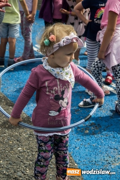 Zdjęcie w galerii na portalu naszwodzislaw.com: Artystyczne Podwórko. Gry i zabawy dla dzieci w wodzisławskiej dzielnicy Wilchwy wiadomości z regionu