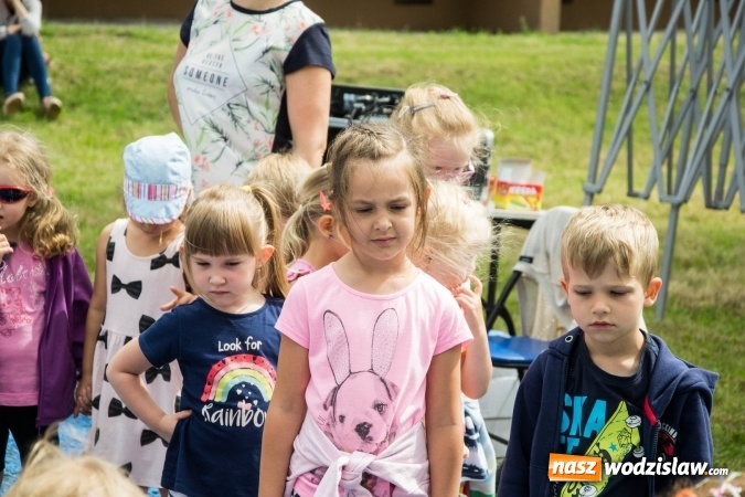 Zdjęcie w galerii na portalu naszwodzislaw.com: Artystyczne Podwórko. Gry i zabawy dla dzieci w wodzisławskiej dzielnicy Wilchwy wiadomości z regionu