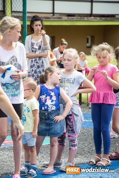 Zdjęcie w galerii na portalu naszwodzislaw.com: Artystyczne Podwórko. Gry i zabawy dla dzieci w wodzisławskiej dzielnicy Wilchwy wiadomości z regionu