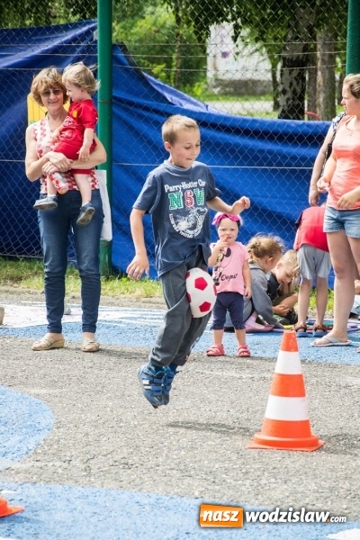 Zdjęcie w galerii na portalu naszwodzislaw.com: Artystyczne Podwórko. Gry i zabawy dla dzieci w wodzisławskiej dzielnicy Wilchwy wiadomości z regionu