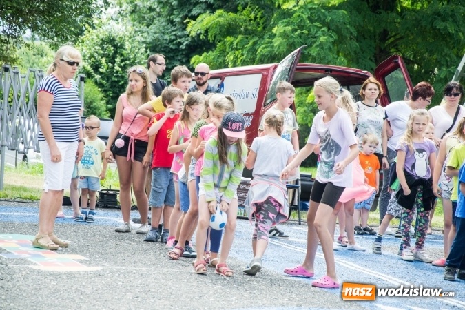 Zdjęcie w galerii na portalu naszwodzislaw.com: Artystyczne Podwórko. Gry i zabawy dla dzieci w wodzisławskiej dzielnicy Wilchwy wiadomości z regionu