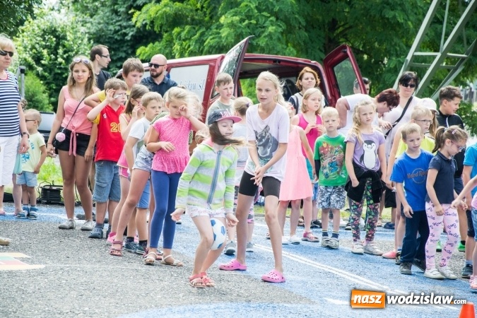 Zdjęcie w galerii na portalu naszwodzislaw.com: Artystyczne Podwórko. Gry i zabawy dla dzieci w wodzisławskiej dzielnicy Wilchwy wiadomości z regionu