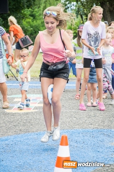 Zdjęcie w galerii na portalu naszwodzislaw.com: Artystyczne Podwórko. Gry i zabawy dla dzieci w wodzisławskiej dzielnicy Wilchwy wiadomości z regionu