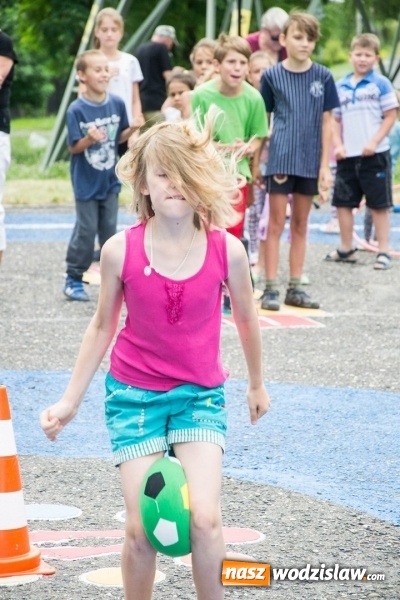 Zdjęcie w galerii na portalu naszwodzislaw.com: Artystyczne Podwórko. Gry i zabawy dla dzieci w wodzisławskiej dzielnicy Wilchwy wiadomości z regionu