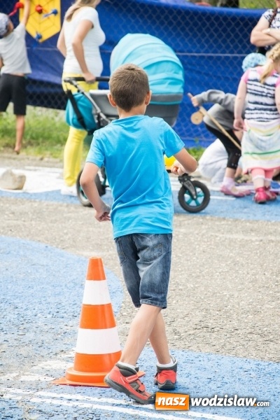 Zdjęcie w galerii na portalu naszwodzislaw.com: Artystyczne Podwórko. Gry i zabawy dla dzieci w wodzisławskiej dzielnicy Wilchwy wiadomości z regionu