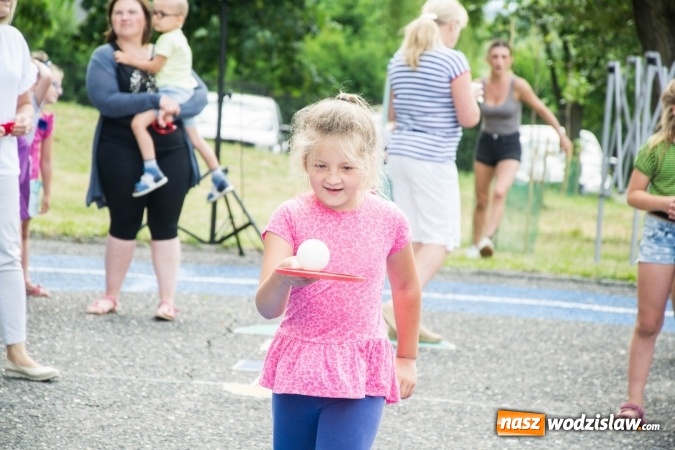 Zdjęcie w galerii na portalu naszwodzislaw.com: Artystyczne Podwórko. Gry i zabawy dla dzieci w wodzisławskiej dzielnicy Wilchwy wiadomości z regionu