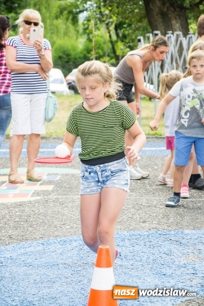 Zdjęcie w galerii na portalu naszwodzislaw.com: Artystyczne Podwórko. Gry i zabawy dla dzieci w wodzisławskiej dzielnicy Wilchwy wiadomości z regionu