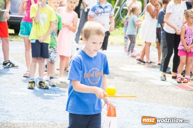 Zdjęcie w galerii na portalu naszwodzislaw.com: Artystyczne Podwórko. Gry i zabawy dla dzieci w wodzisławskiej dzielnicy Wilchwy wiadomości z regionu