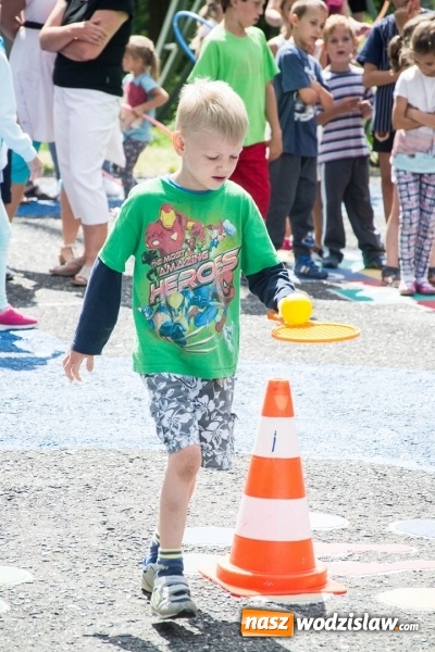 Zdjęcie w galerii na portalu naszwodzislaw.com: Artystyczne Podwórko. Gry i zabawy dla dzieci w wodzisławskiej dzielnicy Wilchwy wiadomości z regionu