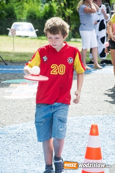 Zdjęcie w galerii na portalu naszwodzislaw.com: Artystyczne Podwórko. Gry i zabawy dla dzieci w wodzisławskiej dzielnicy Wilchwy wiadomości z regionu