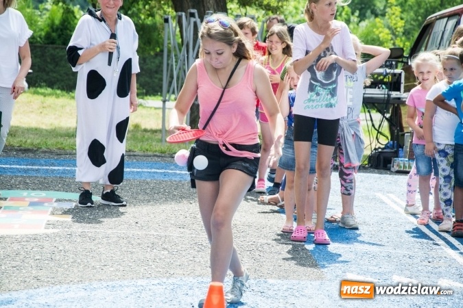 Zdjęcie w galerii na portalu naszwodzislaw.com: Artystyczne Podwórko. Gry i zabawy dla dzieci w wodzisławskiej dzielnicy Wilchwy wiadomości z regionu