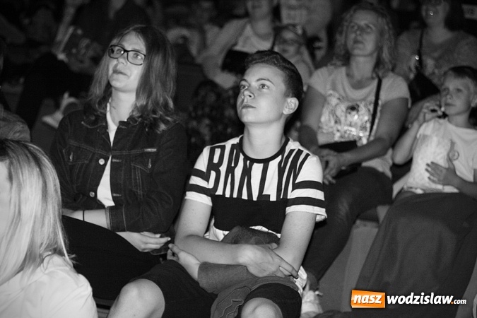 Zdjęcie w galerii na portalu naszwodzislaw.com: Kino pod chmurką i z deszczem  wiadomości z regionu