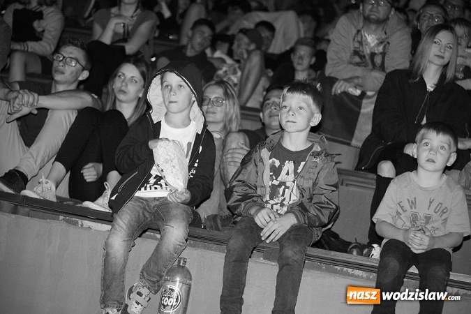 Zdjęcie w galerii na portalu naszwodzislaw.com: Kino pod chmurką i z deszczem  wiadomości z regionu