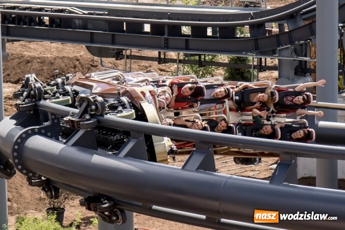 Zdjęcie w galerii na portalu naszwodzislaw.com: 104 sekundy na adrenalinie. Ruszył największy rollercoaster w Polsce wiadomości z regionu